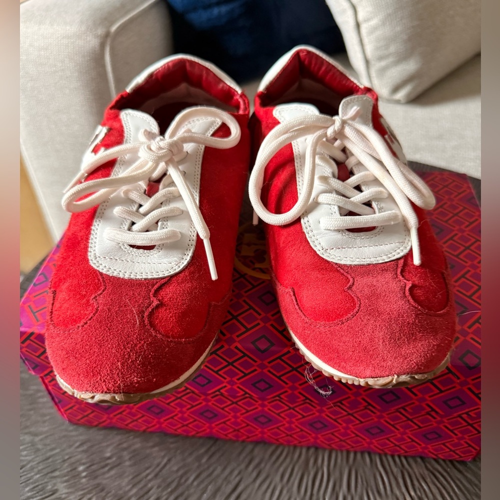Tory Burch Sneaker in FLARE RED and WHITE SZ 7